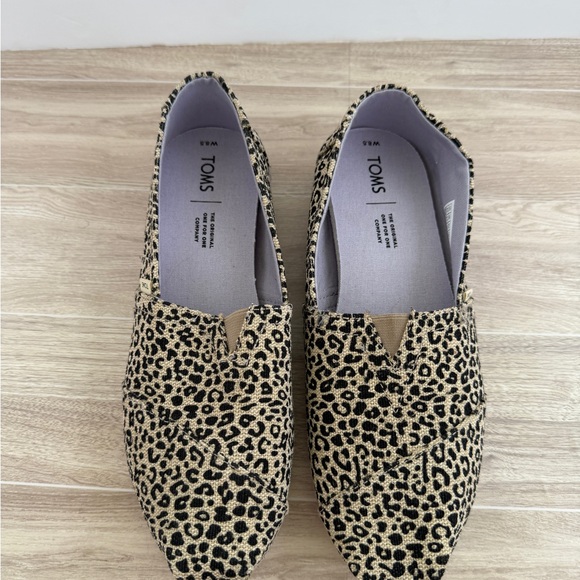 TOMS Cheetah Print Women's Flats - Picture 1 of 5